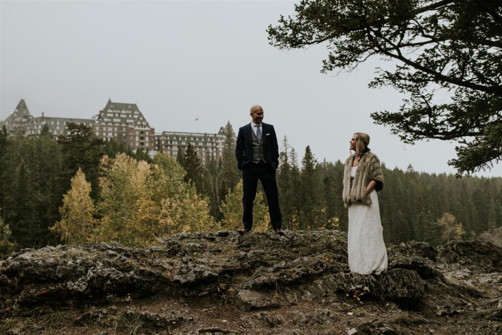 Wedding photo in front of the Fairmont Banff Springs