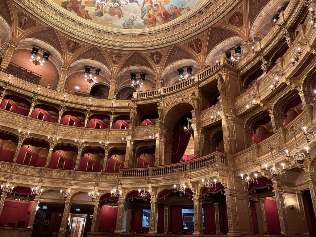 seats and booths opera house budapest