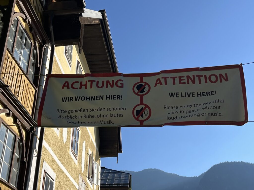 Attention signs in hallstatt
