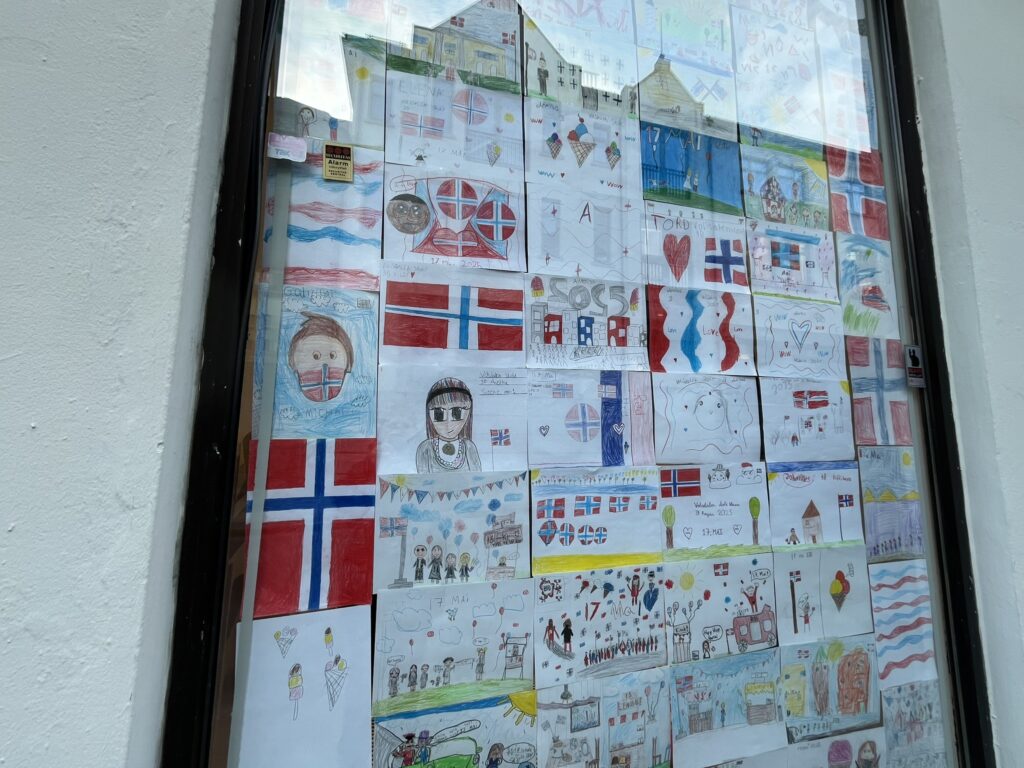 Drawings on a window in Alesund