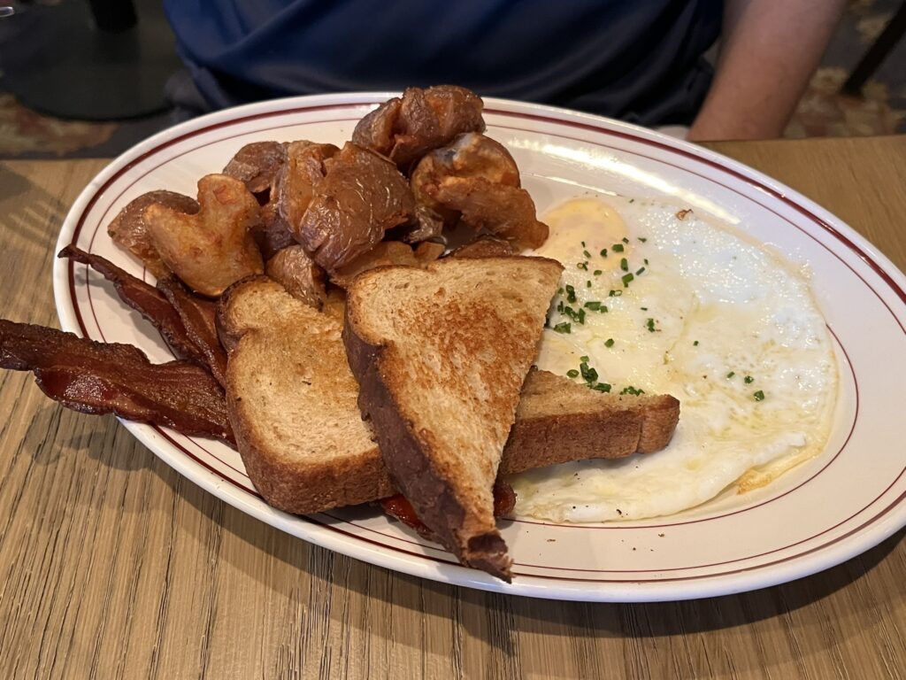 Breakfast, toast, eggs bacon hotel vintage portland