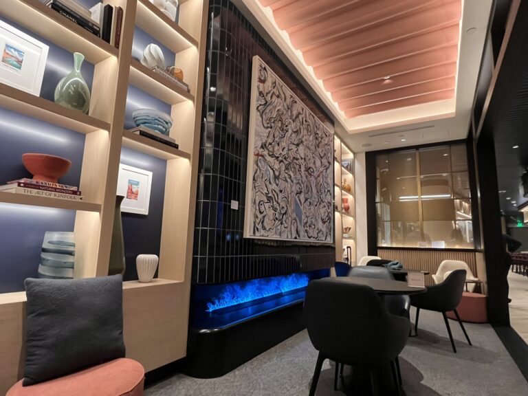 Chase Sapphire Lounge PHX Review