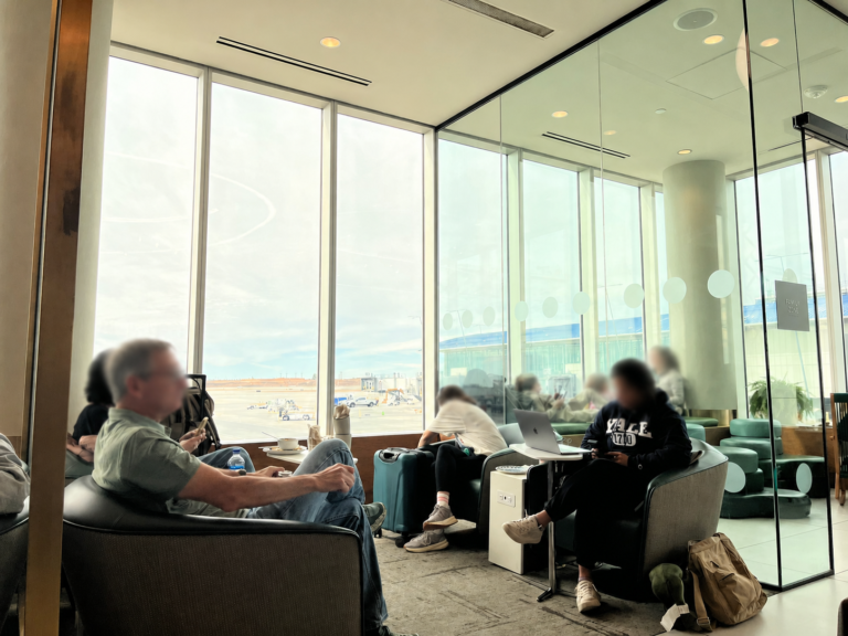 photo of lounge area in Charlotte Airport