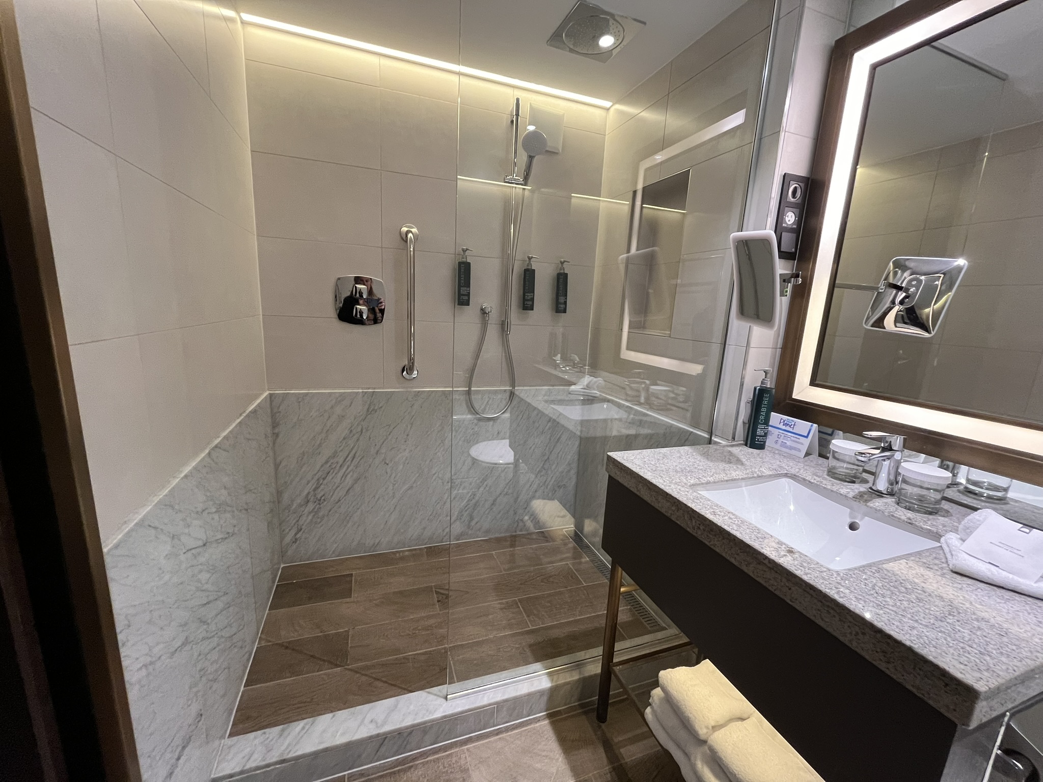 Budapest Hilton Bathroom